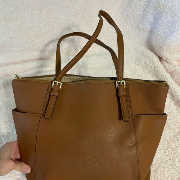 Tan Michael Kors bag - Picture 2 of 6